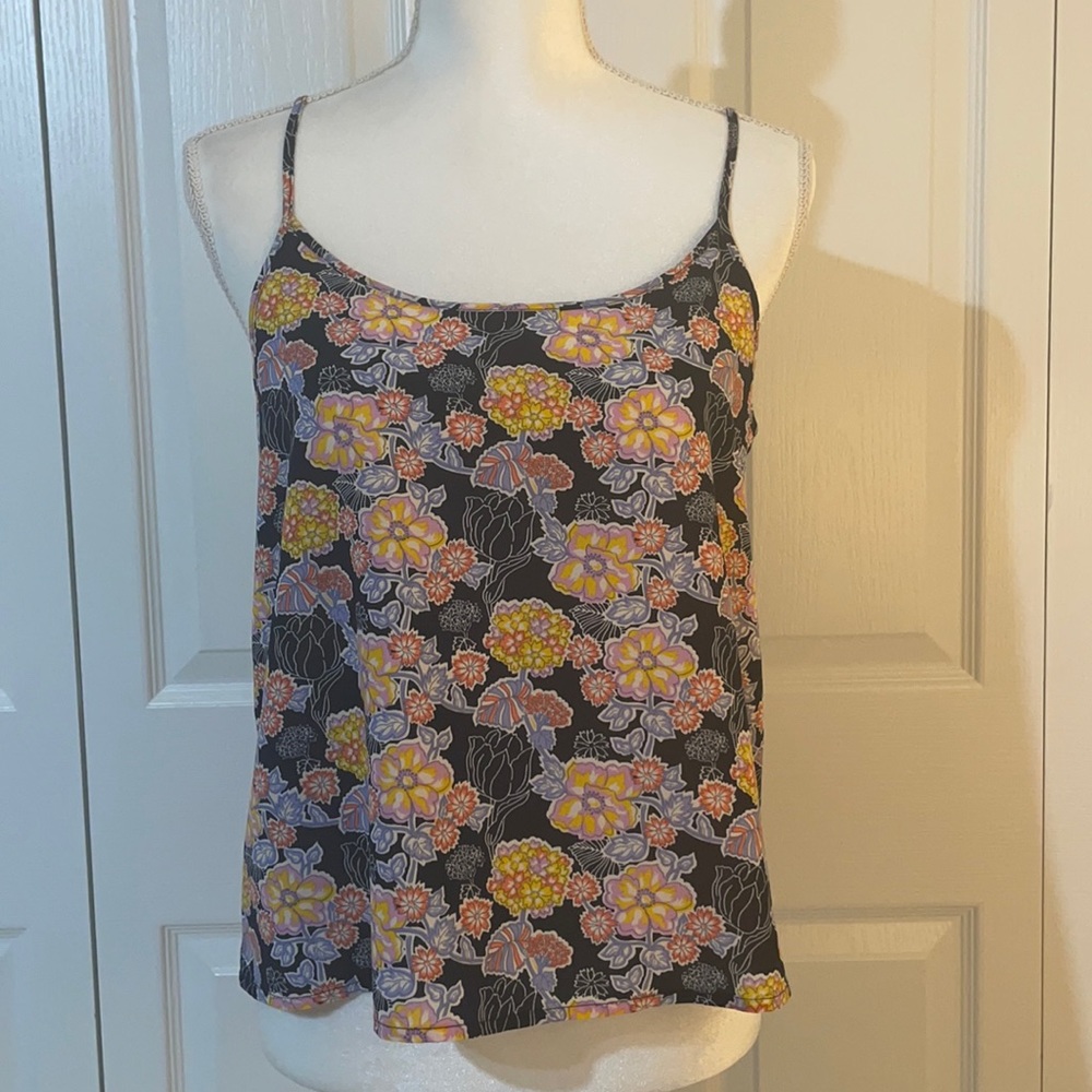 Wild Pearl Women’s SZ M Floral Print Sleeveless Tank Top